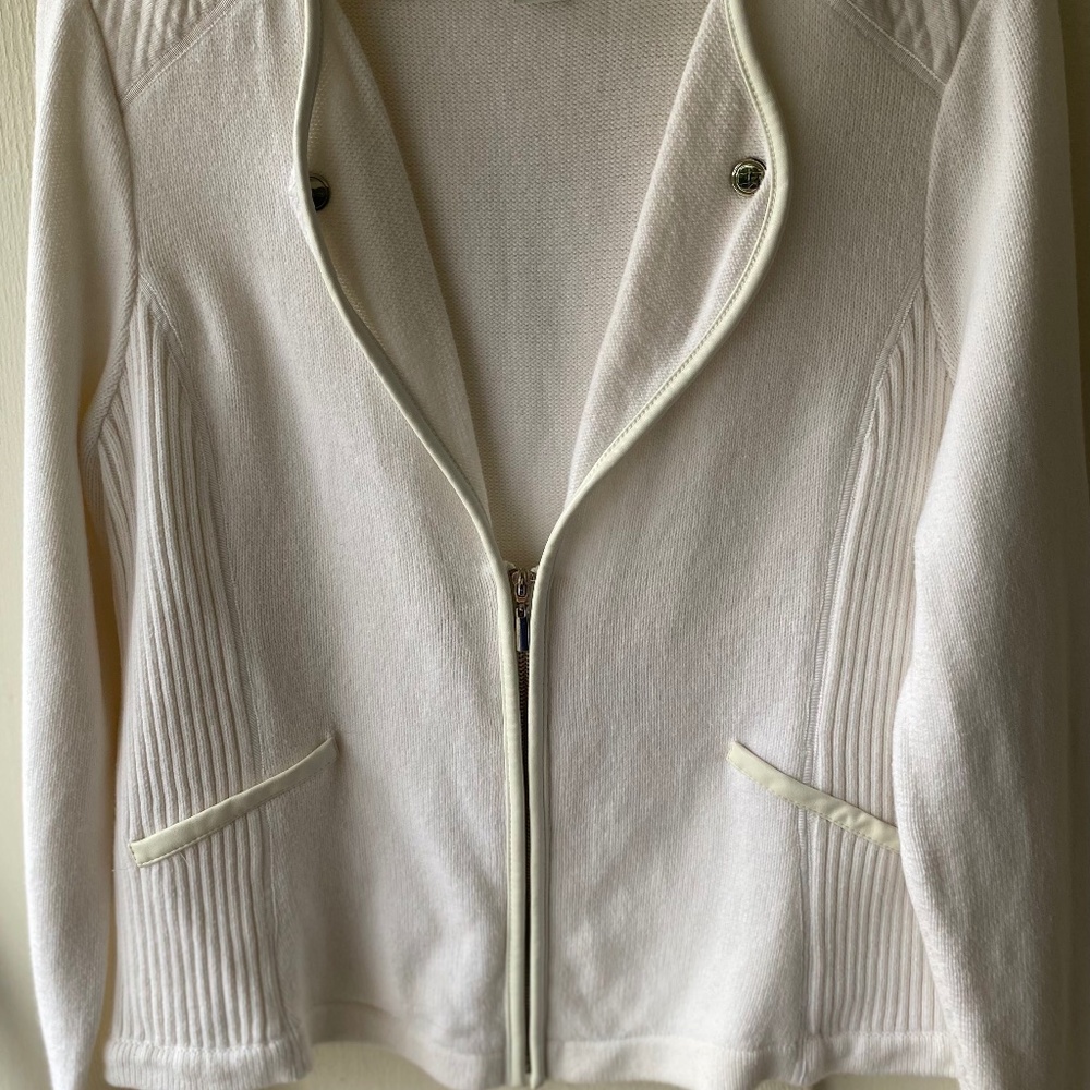 White House Black Market Ivory sweater jacket with zipper